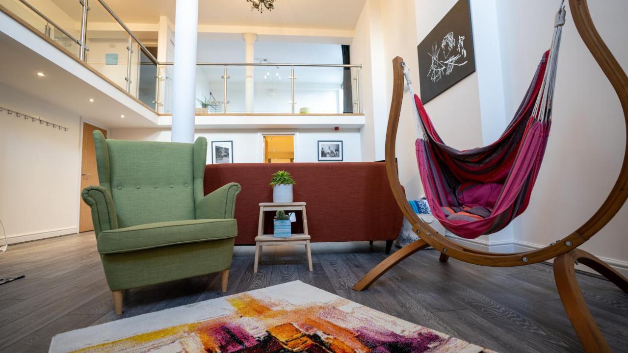 Stunning Mezzanine Apartment Near City Centre カーディフ エクステリア 写真