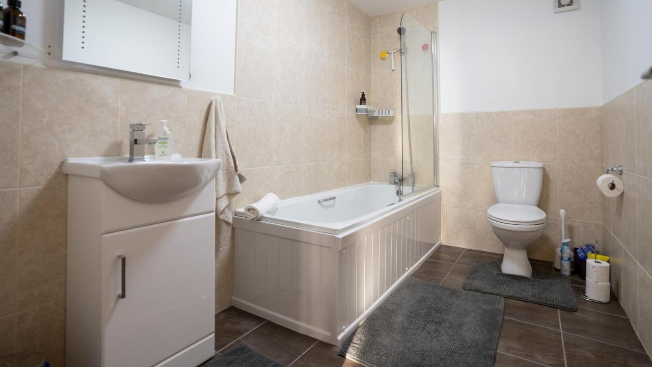 Stunning Mezzanine Apartment Near City Centre カーディフ エクステリア 写真