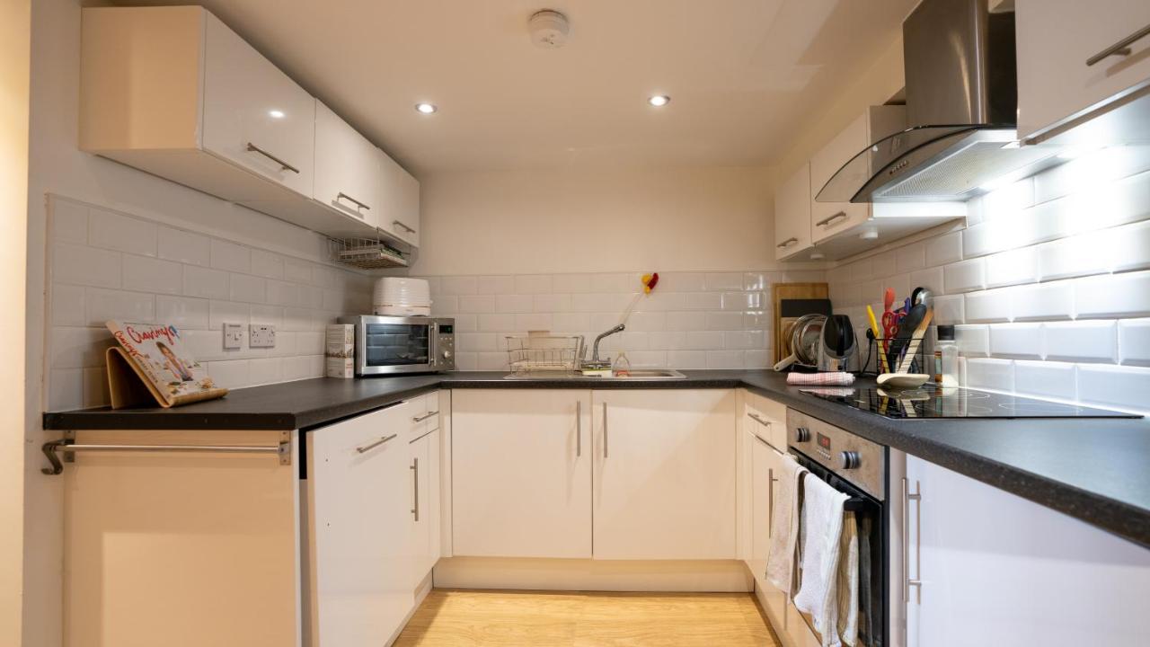 Stunning Mezzanine Apartment Near City Centre カーディフ エクステリア 写真